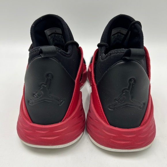 NIKE AIR JORDAN FORMULA 23 MENS SIZE 10.5 ATHLETIC BASKETBALL SHOES BLACK RED - Picture 3 of 11